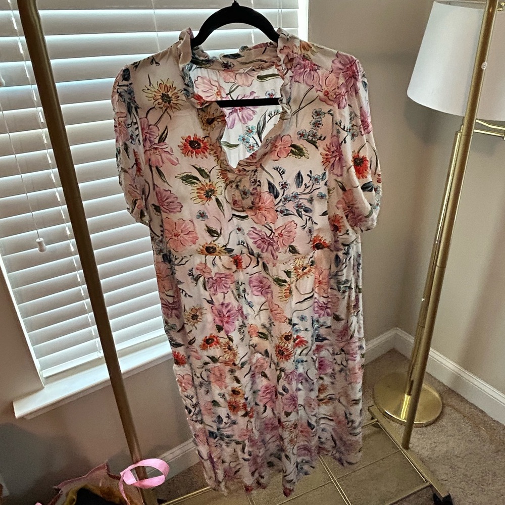 Crown & Ivy Floral Midi Dress - Pink and White